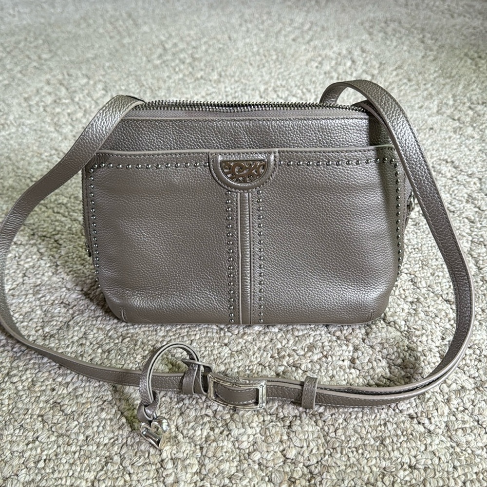 Brighton Pretty Tough JoJo Crossbody Purse/Bag/Organizer in Zinc Pearl!